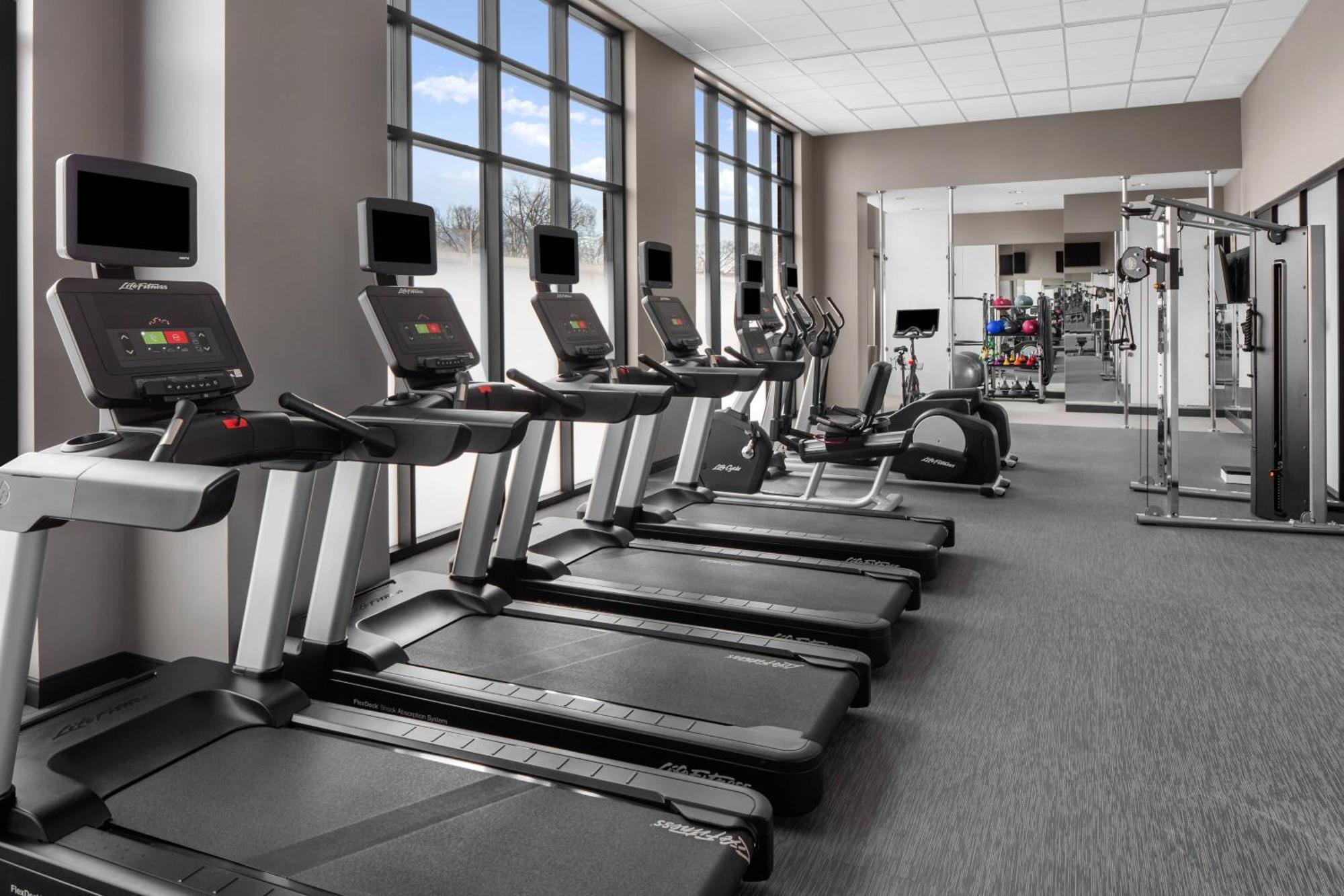 Courtyard By Marriott Lansing Downtown Hotel Bagian luar foto