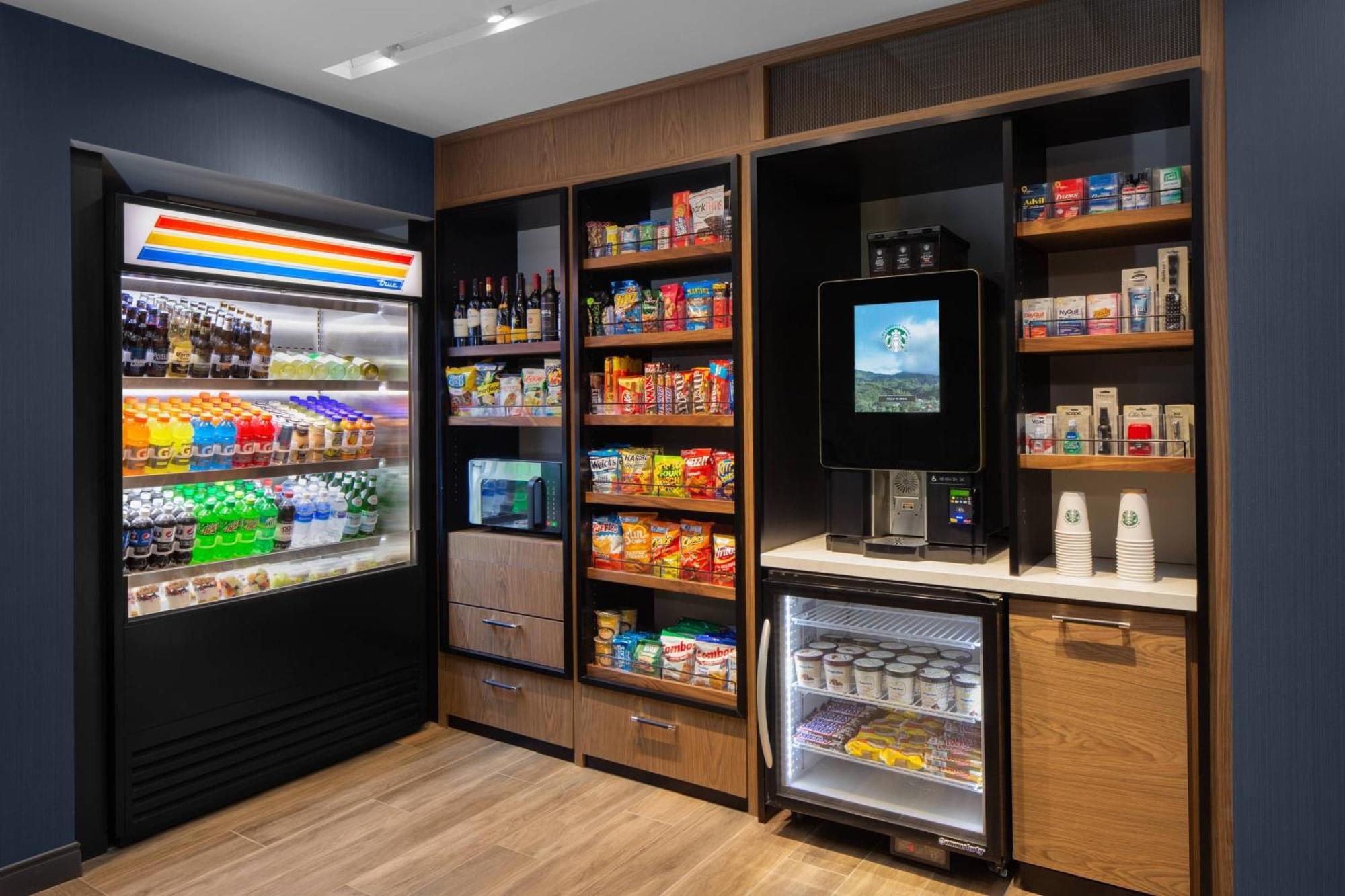 Courtyard By Marriott Lansing Downtown Hotel Bagian luar foto